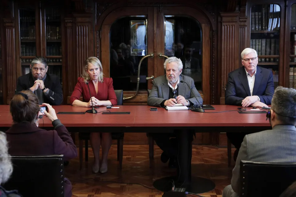 Chile: la abogada de Assange pide reunirse con Gabriel Boric para que interceda ante EE.UU.