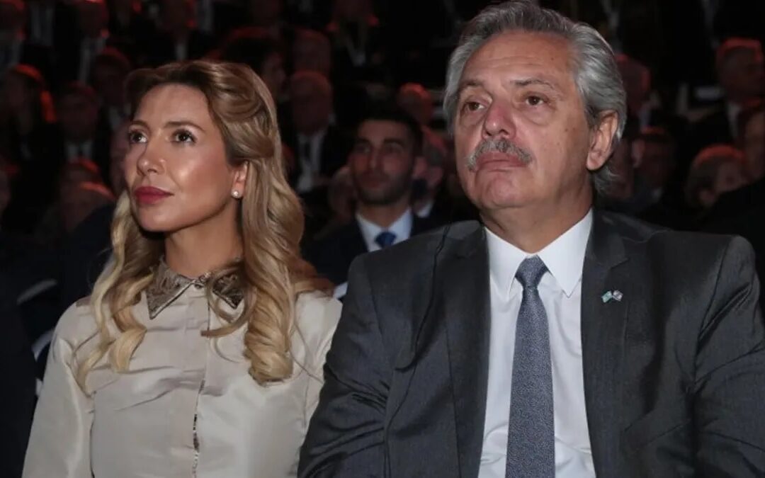 Se filtraron nuevos chats entre Alberto Fernández y Fabiola: “Cada vez que Milei tiene un problema se lanzan sobre mí”